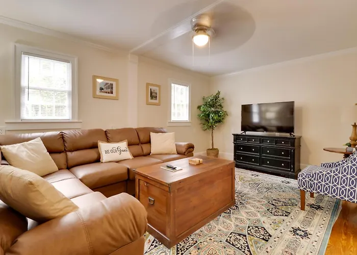 Steps To Downtown! Family Home In Historic Edenton
