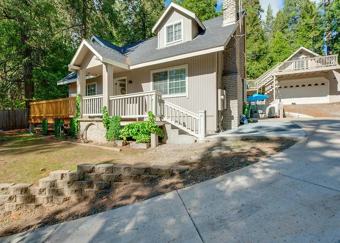 Hot Tub & Game Room: Luxe Cabin, Day Trip To Tahoe