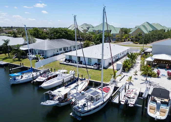 Marina Setting - Pets Welcome - Sleeps 4