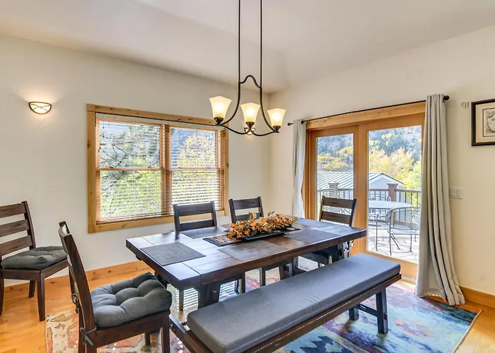 Mtn-View Cabin W/ Private Hot Tub In Georgetown!
