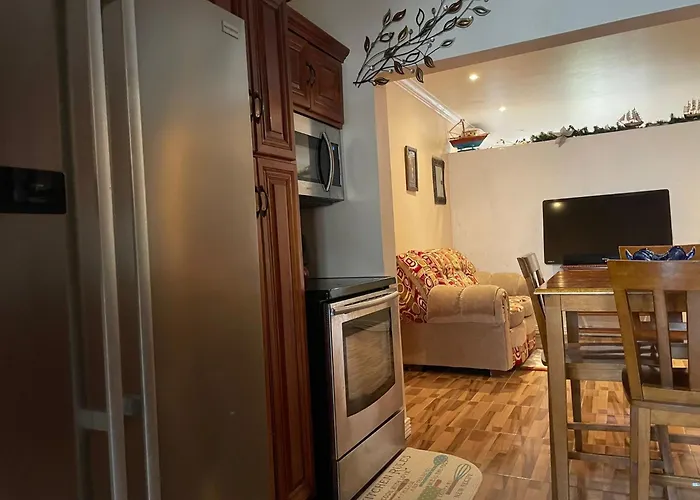 Hideaway Cozy Place With Patio