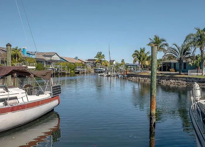 Waterfront - Family & Pet Friendly For 6