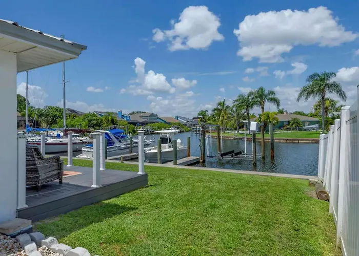 Waterfront - Family & Pet Friendly For 6