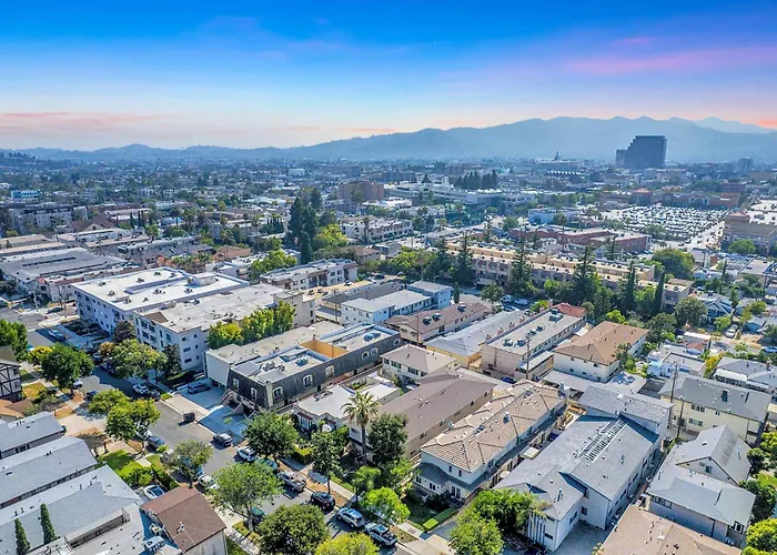 Central 3Br Apt Near Americana