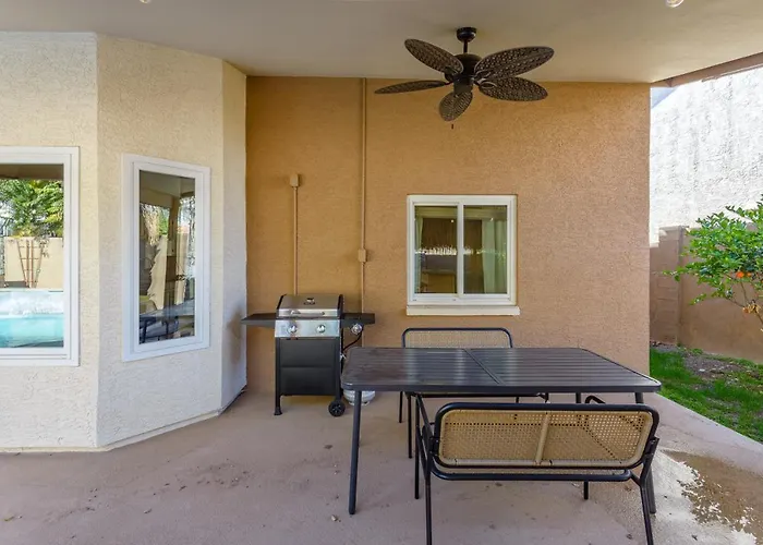 Boho 4Br Retreat Heated Pool Spa Tiki Bar