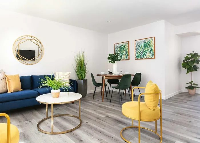 Luxury 2Br Apartment Great Area With Parking