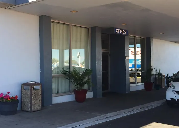 Ez 8 Motel Airporter