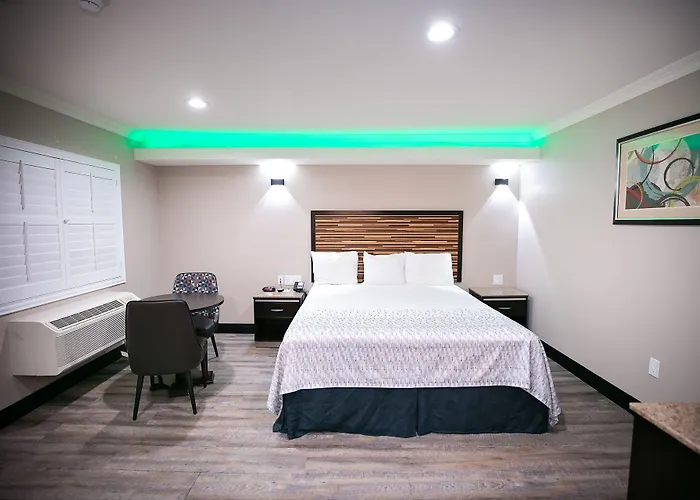Diamond Bell Inn & Suites