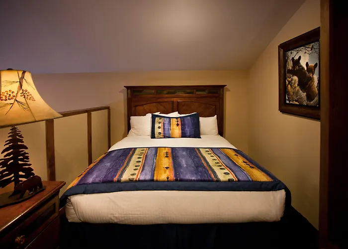 Cottam'S Lodge By Alpine Village Suites