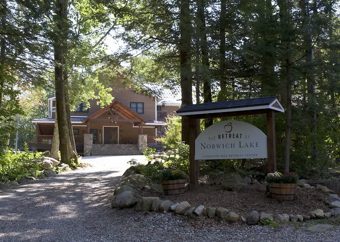 The Retreat At Norwich Lake