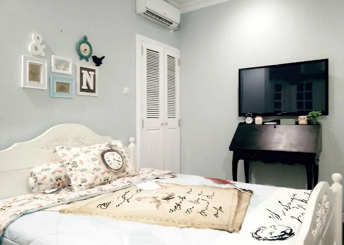 Cottonwood Bed & Breakfast House Bandung