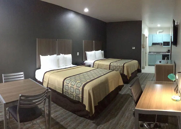 Scottish Inn & Suites - Conroe