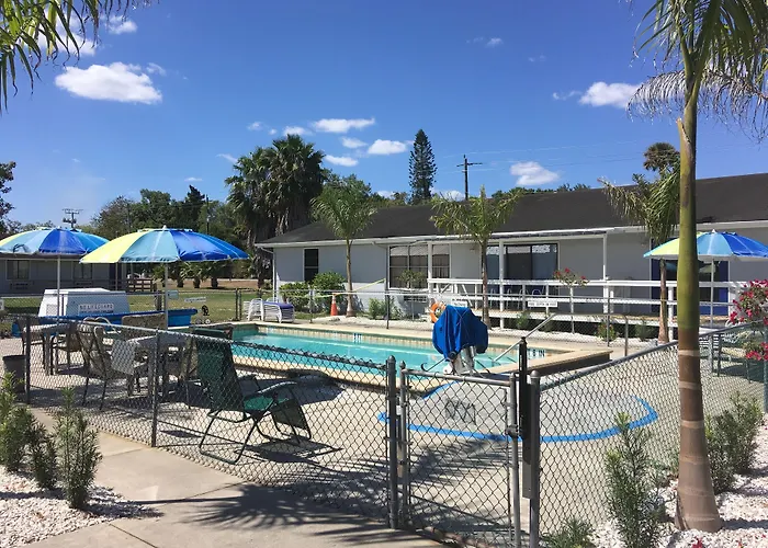 The Inn At Labelle Yacht Club