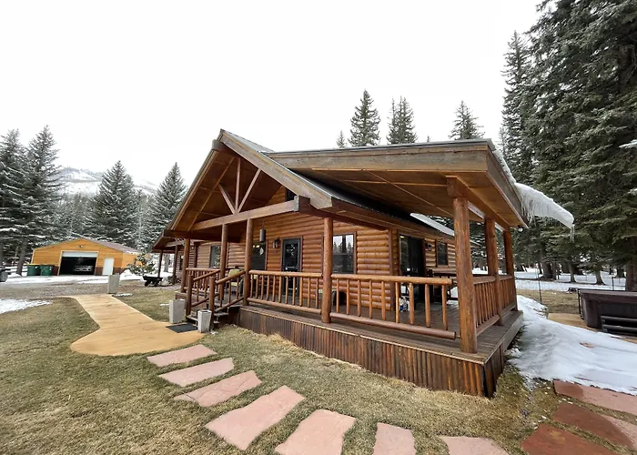 Bear Paw Lodge & Vacation Homes