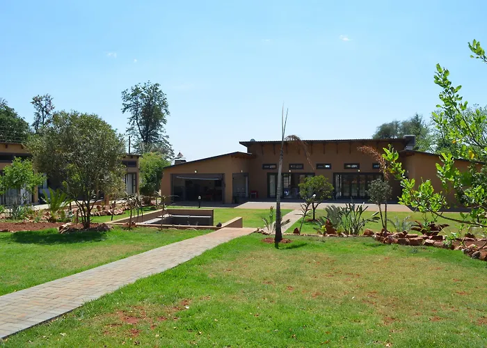 Manor Hills Guest Lodge