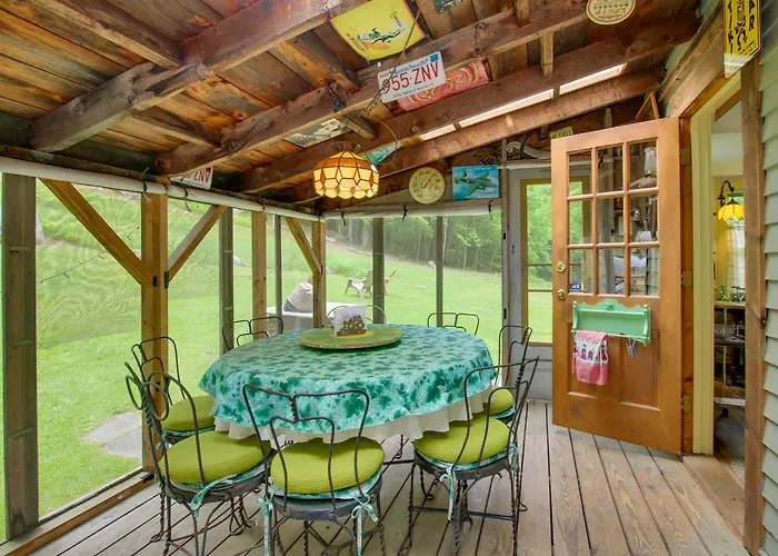 Rustic-Chic Cottage W/ Yard & Grill - Near Hiking!
