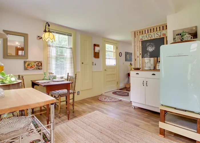 Rustic-Chic Cottage W/ Yard & Grill - Near Hiking!