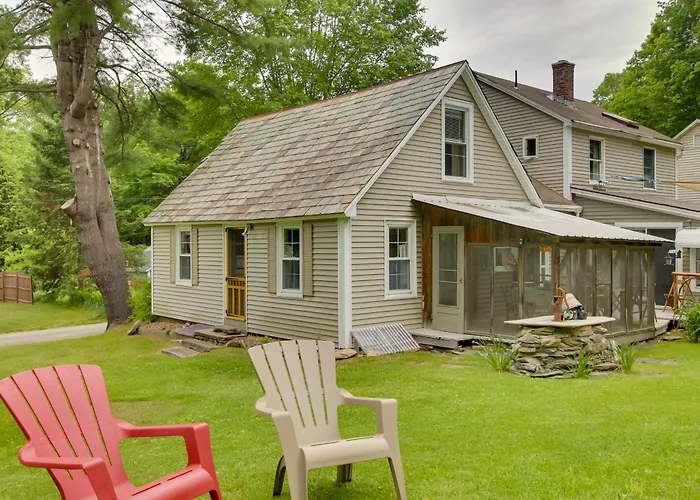 Rustic-Chic Cottage W/ Yard & Grill - Near Hiking!
