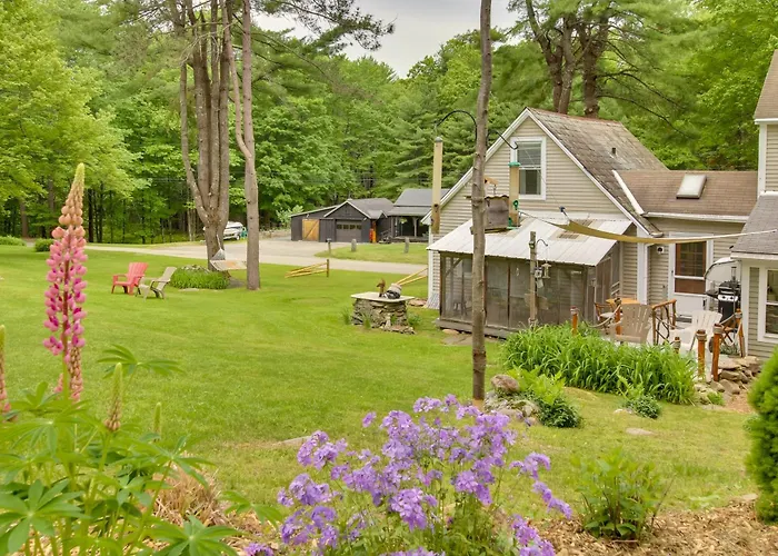 Rustic-Chic Cottage W/ Yard & Grill - Near Hiking!