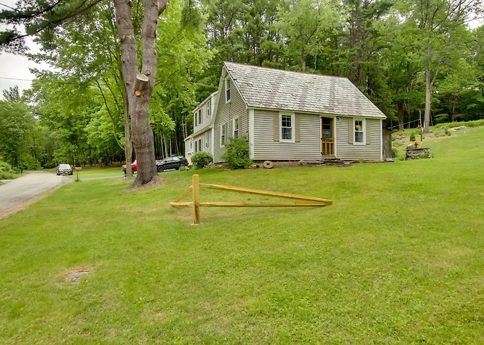 Rustic-Chic Cottage W/ Yard & Grill - Near Hiking!