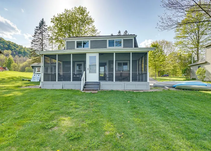 Family Friendly! Lakefront Tully Getaway W/ Porch