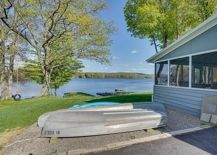 Family Friendly! Lakefront Tully Getaway W/ Porch