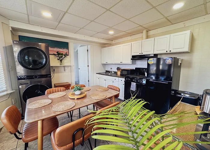 Alwaves Family 3 Bedroom Beach Apartment