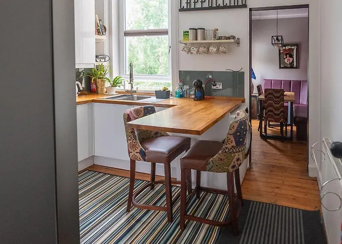 Traditional Apt Close To City Centre & Hampden