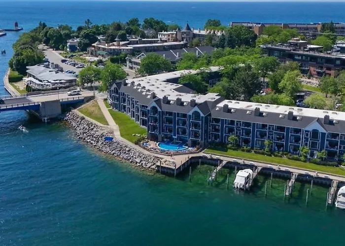 108 Edgewater Inn