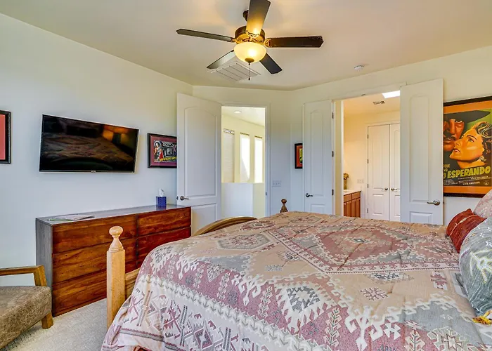 Sunny Adobe Retreat W/ Hot Tub & Mtn Views!
