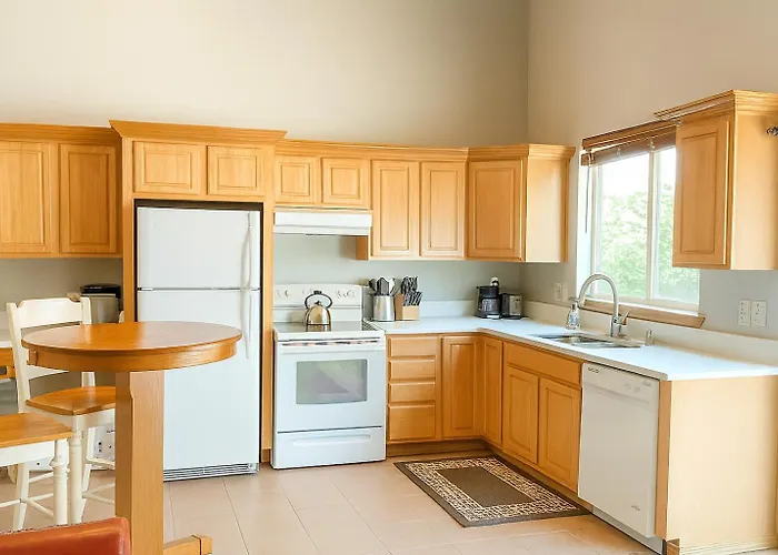 Lakefront Bungalow! 35 Miles To Mt Rainier!