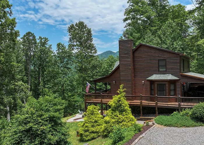 3-Story Private Cabin With Hot Tub And Fire Pit