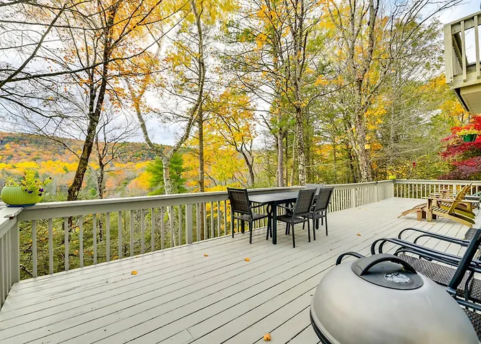 Great Barrington Lakeside Getaway W/ Kayak & Grill