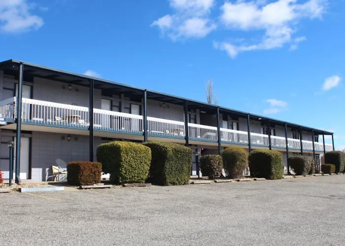 Snow Season Motor Inn