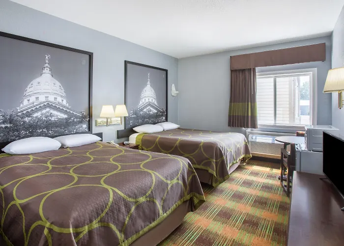 Super 8 By Wyndham Sweet Springs