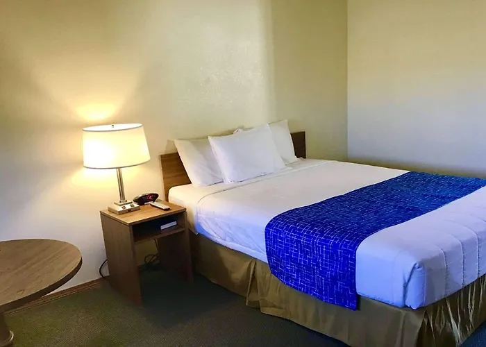 Travelodge By Wyndham Three Forks