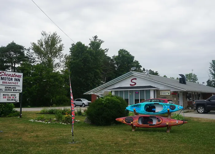 Shenstone Motor Inn