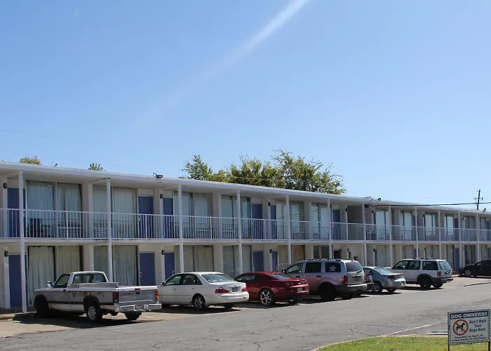 Lonestar Inn And Suites