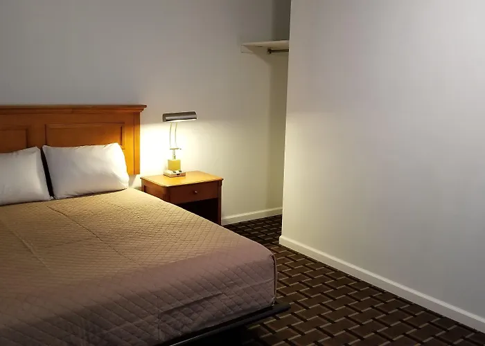 Budget Inn Breezewood