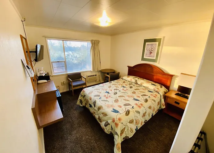 Lakeside Motel