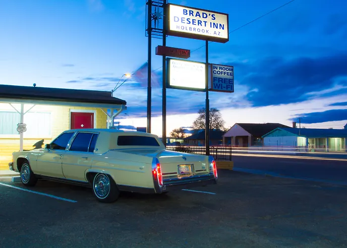 Brad'S Desert Inn