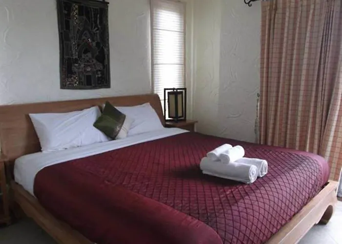 Nirvana Guesthouse&Hostel