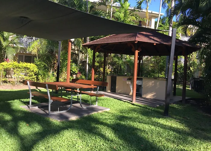 Cairns Golf Course Apartment