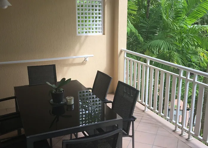 Cairns Golf Course Apartment