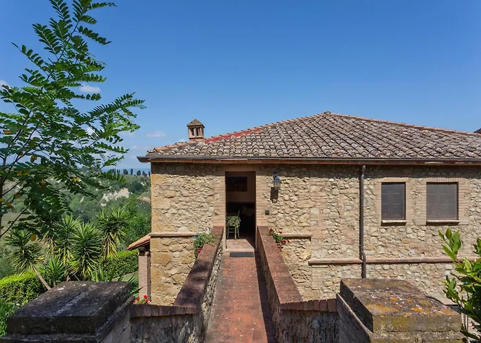 Lavish Holiday Home In Volterra With Pool