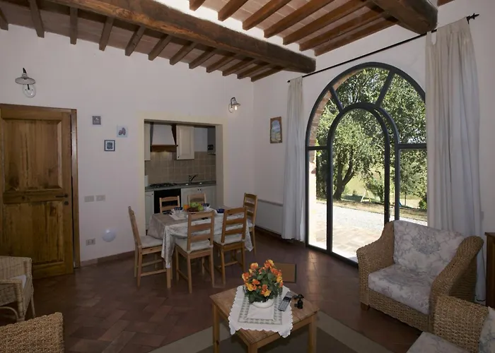 Tuscan Hilltop Farm Stay