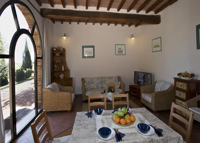 Tuscan Hilltop Farm Stay