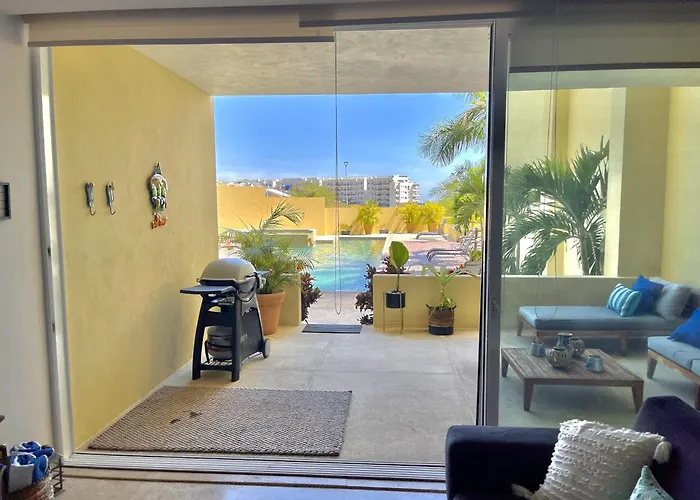 Spacious Pool Side Condo - Sjd