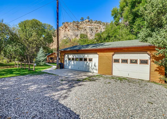 Creekside Ten Sleep Vacation Rental + Deck & Grill