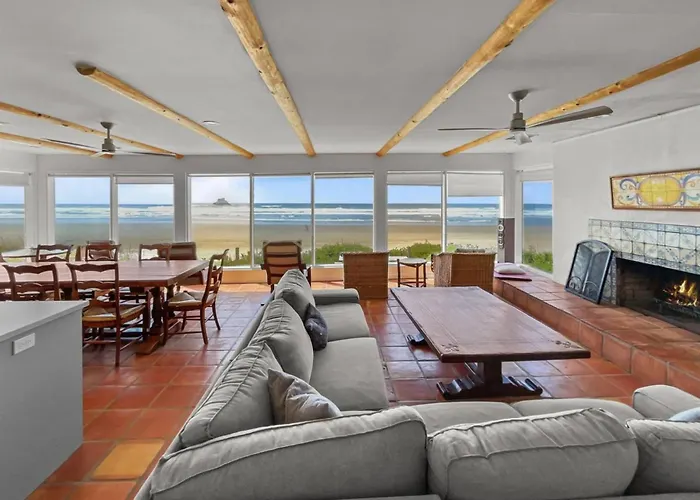 Casa Pacifica